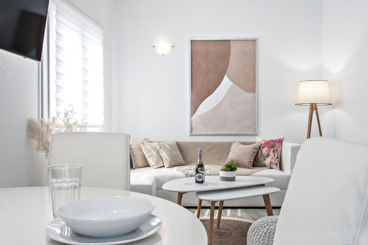 Capolavoro, Boutique Apartment With Unique Rooftop Skiathos stad Exteriör bild